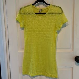 BKE bright yellow t-shirt